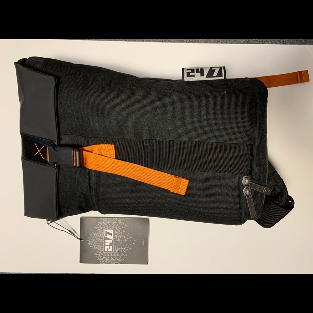 24/7 Sling camera Bag